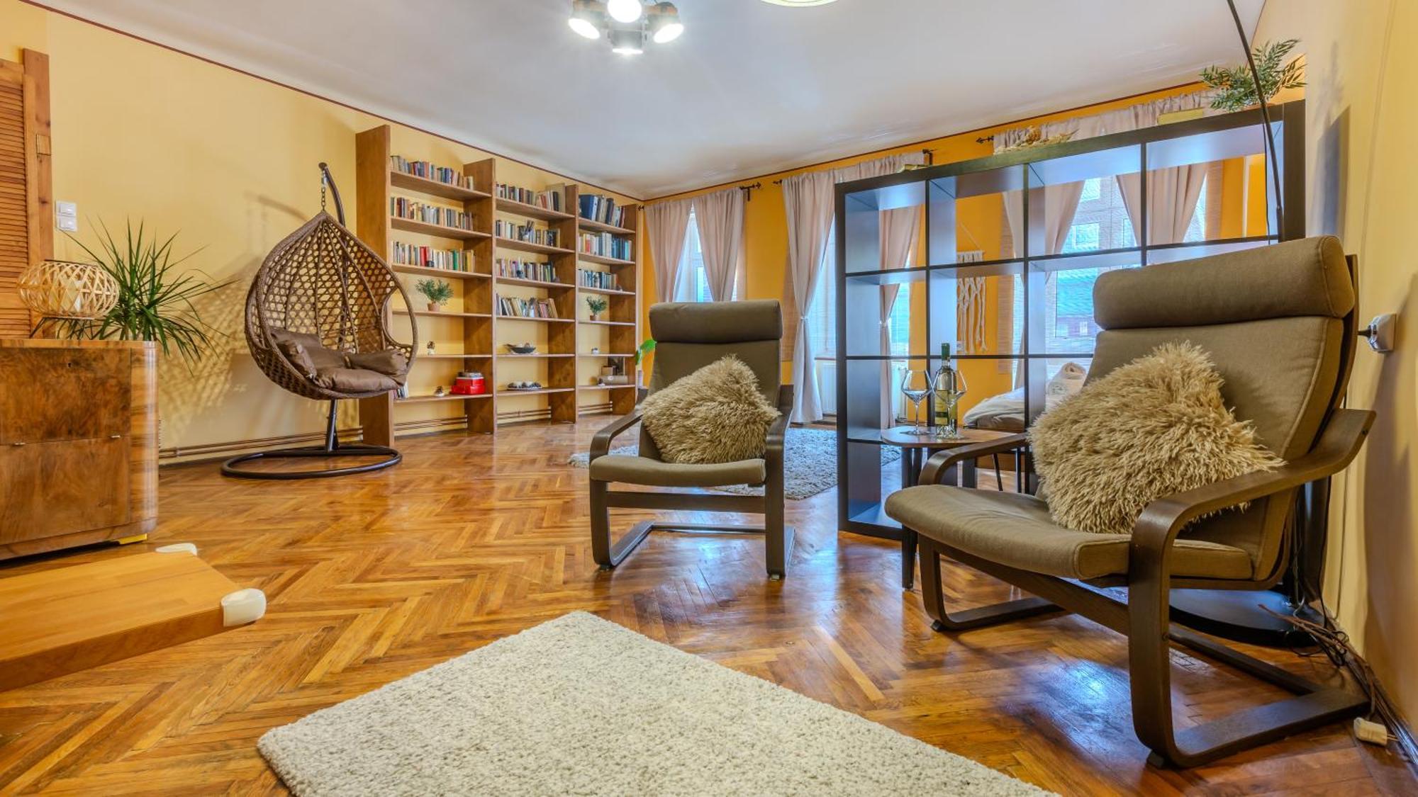 Tree House-Old Town Brasov Apartment Luaran gambar