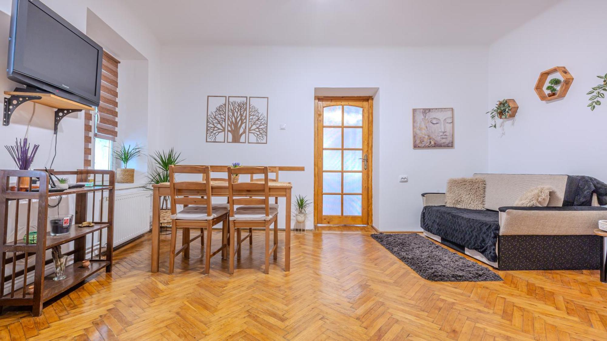 Tree House-Old Town Brasov Apartment Luaran gambar